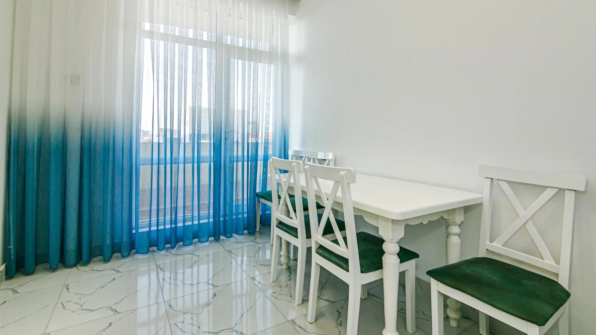 Appartamento White House Baky 0*,